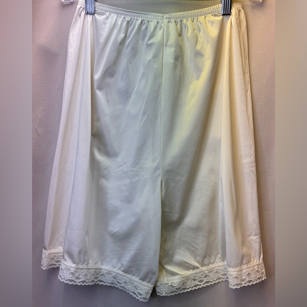 Vintage Shadowline White Nylon Bloomers/Pettipants Size 1X - Picture 2 of 5